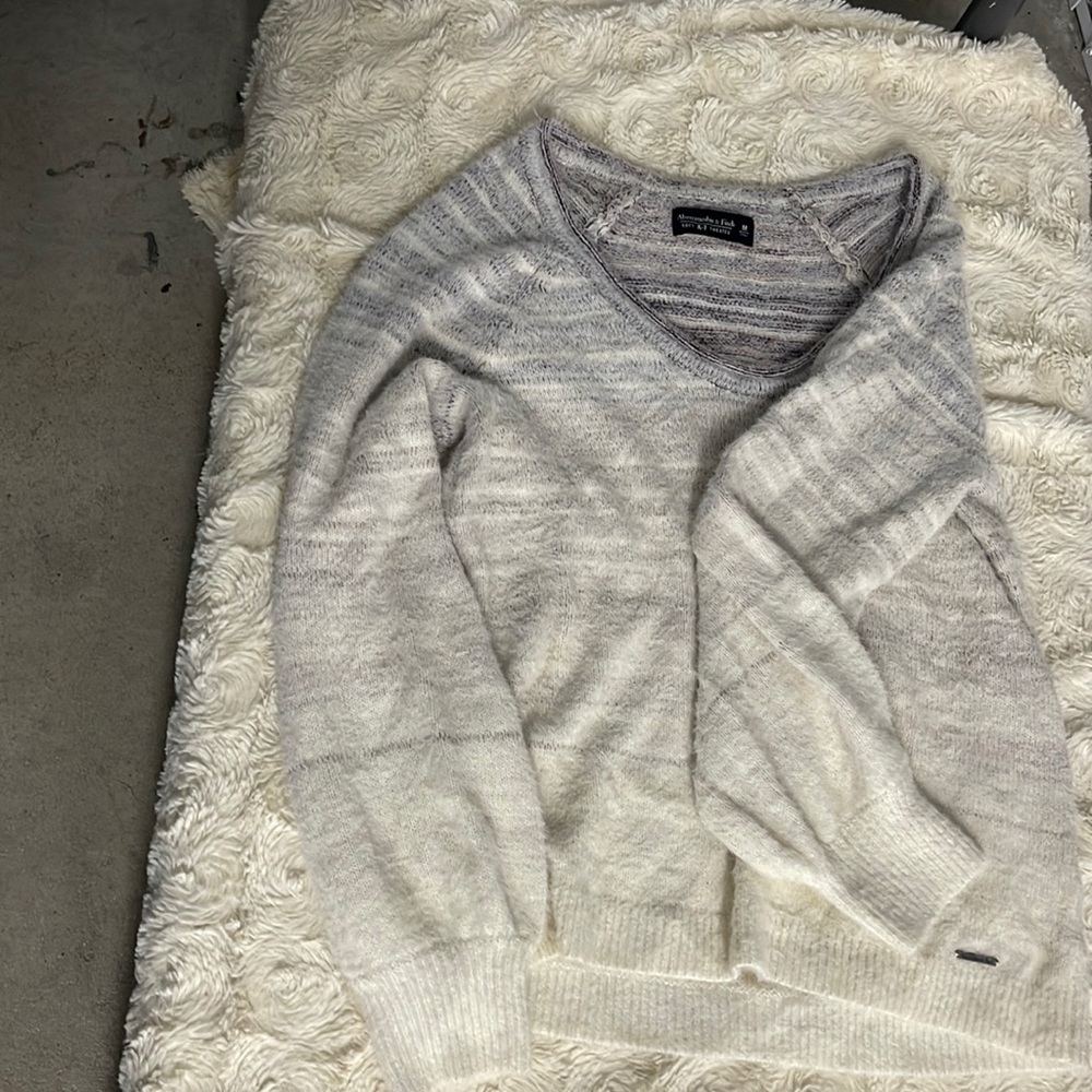 Abrocrombie sweater